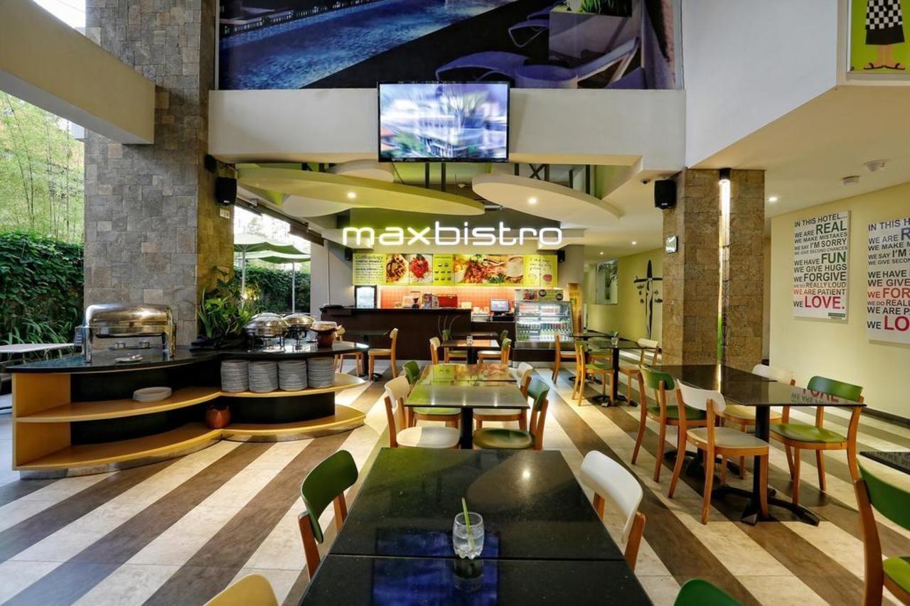 Maxonehotels At Bukit Jimbaran Kültér fotó
