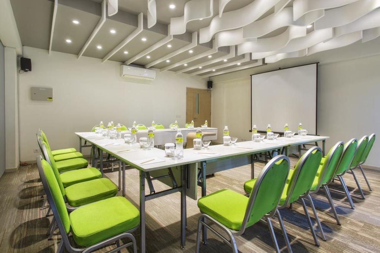 Maxonehotels At Bukit Jimbaran Kültér fotó