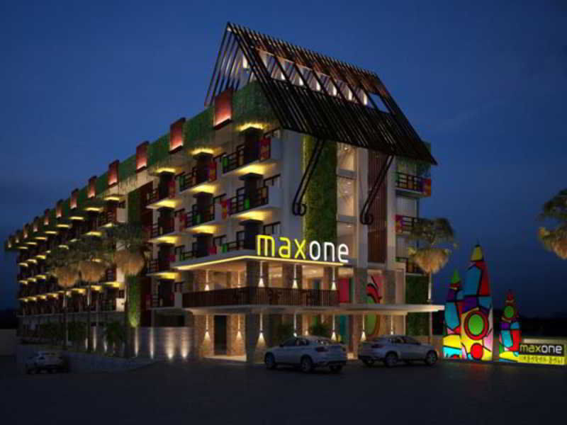 Maxonehotels At Bukit Jimbaran Kültér fotó