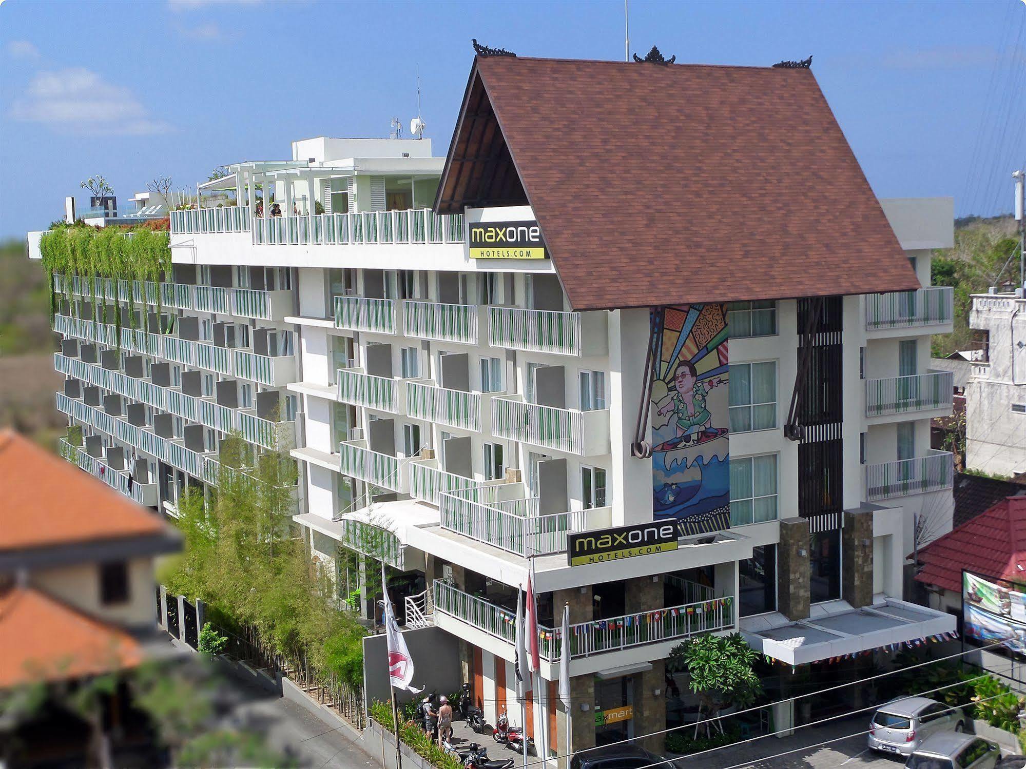Maxonehotels At Bukit Jimbaran Kültér fotó